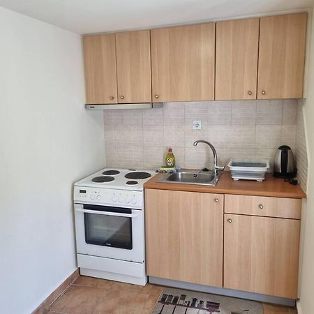 Evi'S Touch 1 Apartment Poros Town Ngoại thất bức ảnh