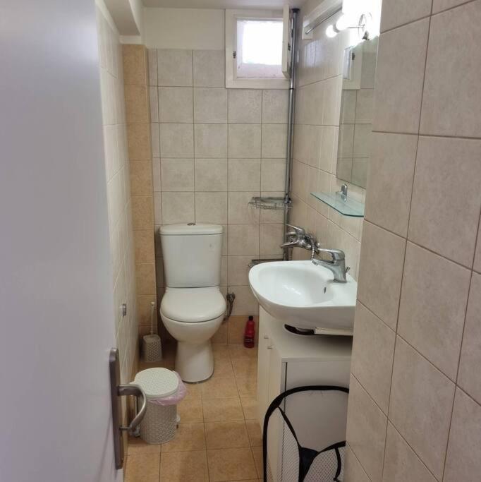Evi'S Touch 1 Apartment Poros Town Ngoại thất bức ảnh